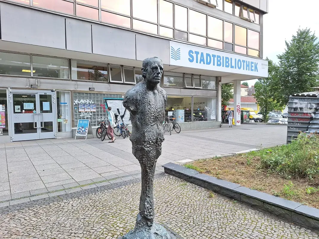 Heinrich-Böll-Bibliothek