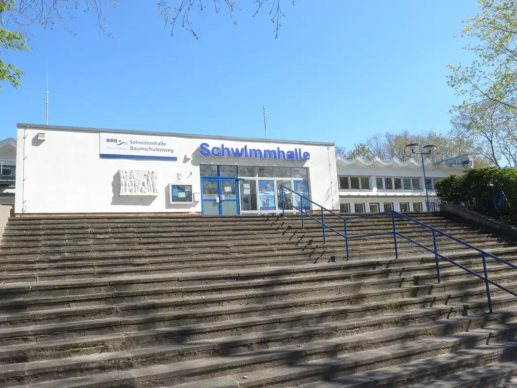 Schwimmhalle Baumschulenweg
